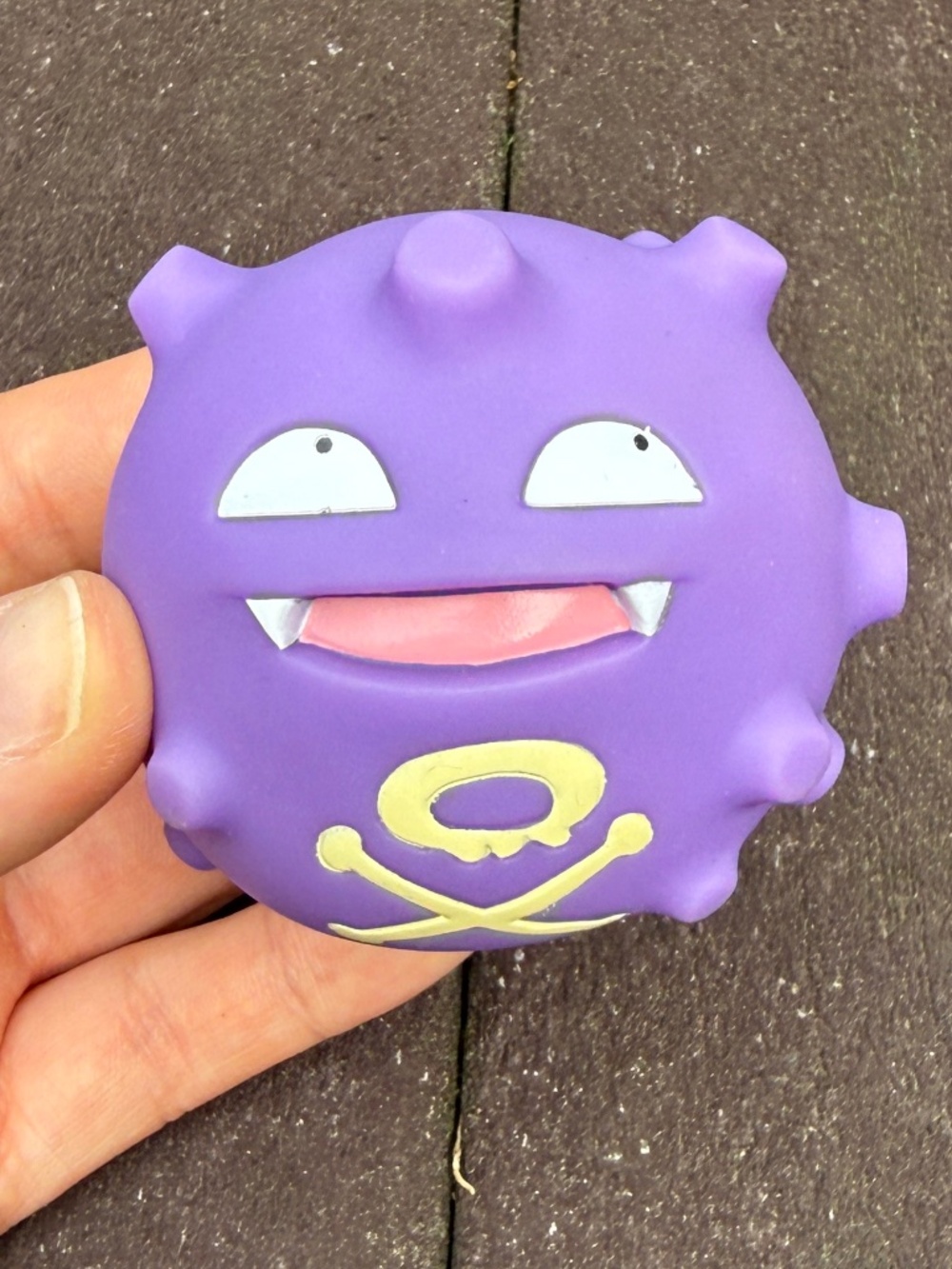 Vintage 1999 POKEMON Nintendo Koffing Keychain Burger King Meal Figure Toy